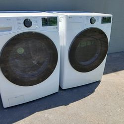 NEW !! LG THINQ STEAM WHITE FRONT LOAD WASHER AND GAS DRYER SET 