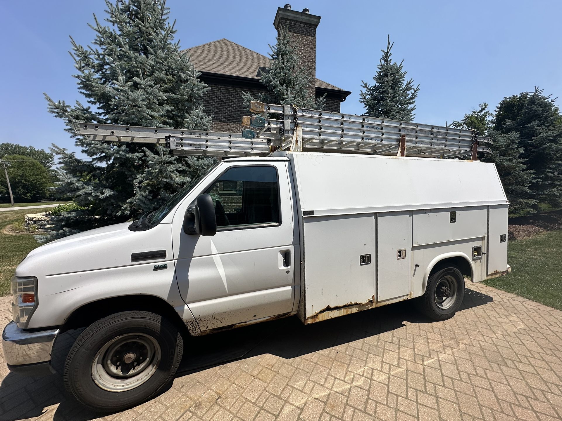 2010 Ford E-350