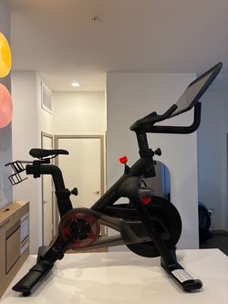 PELOTON CROSS TRAINING EXERCISE BIKE