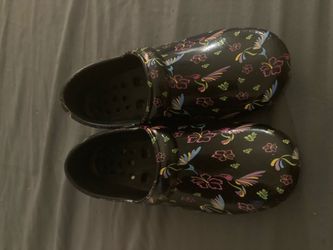 Nursing clogs