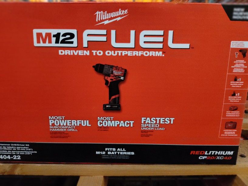 Milwaukee 1/2 Hammer Drill Driver Set