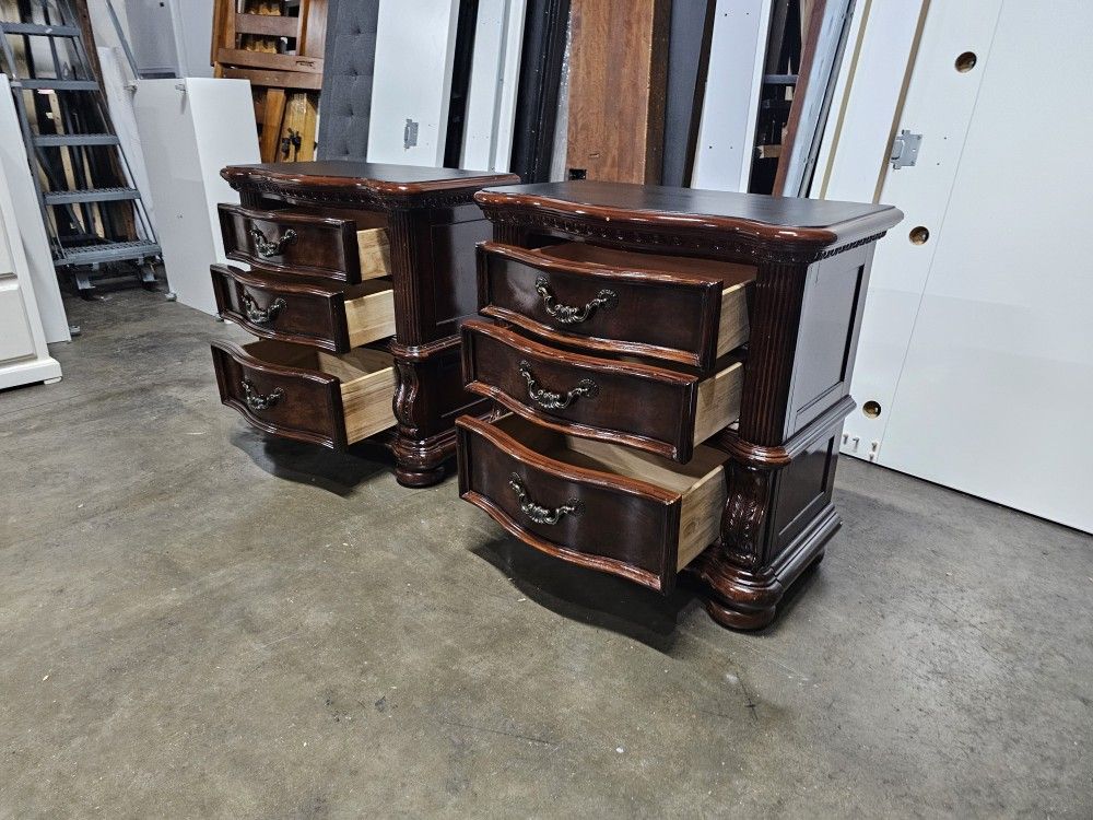 Set Of Two Night Stands