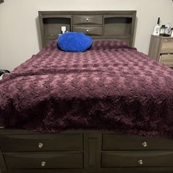 Queen Bed With Storage 
