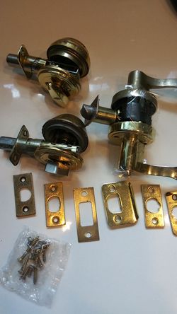 Gold\brass2 deadbolts & 1 door knob