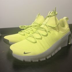SIZE 11.5 - Nike Free Metcon 6 Light Lemon Twist