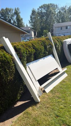 Free bed frame and mattresses (Queen)