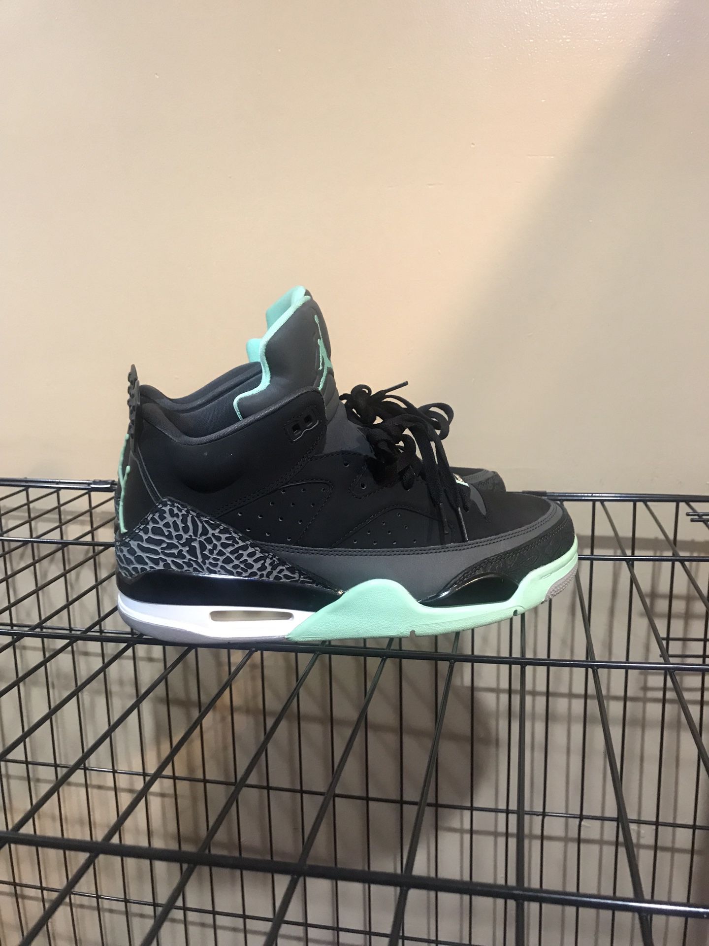 Jordan Shoes (Size: 9)