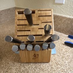 Shun Classic 13-Knife Set + 21-Slot Bamboo Block – Mint Condition