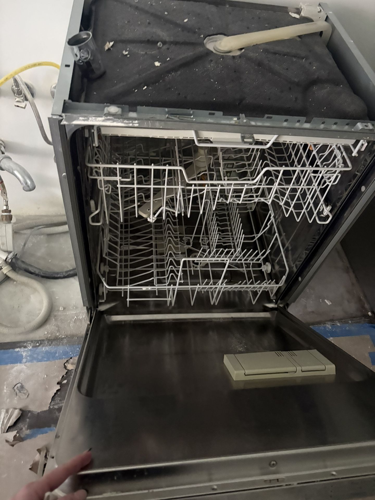 NEEDS TO GO ASAP. FLEXIBLE. Miele Stainless Steel Paneled Dishwasher - G 2470 SCVi SF