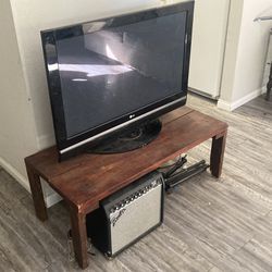 LG 42” TV With Cables