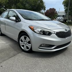 KIA FORTE 5 Clean Carfax 