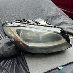 Front Right Headlight 2018 Mercedes Used 