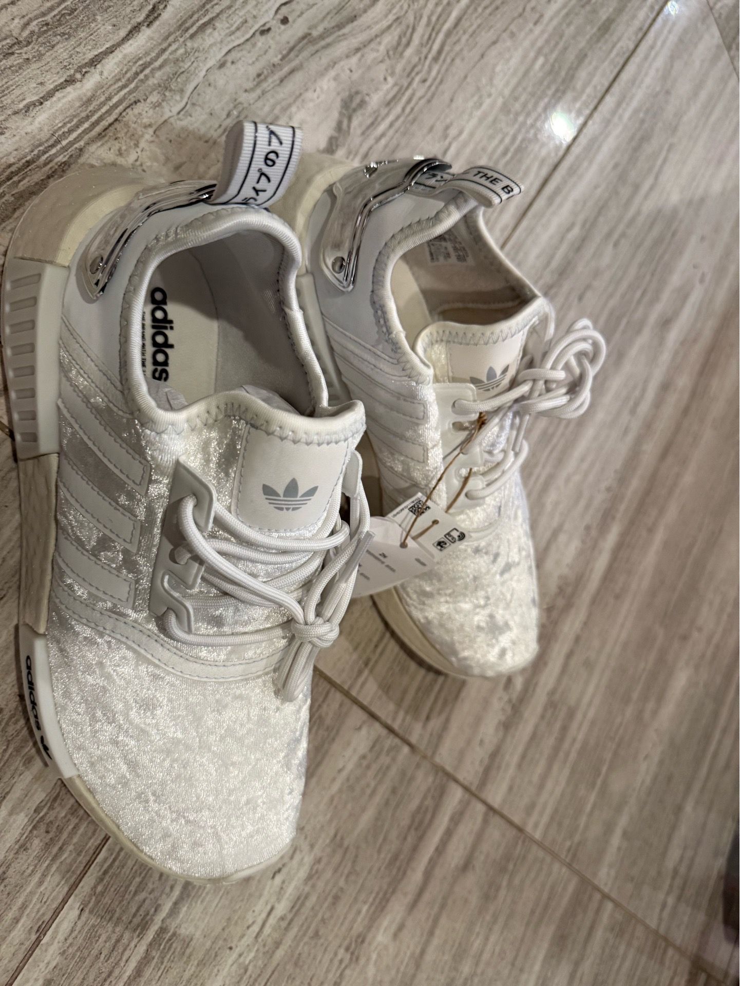 Adidas NMD Women’s us 7.5 brand new