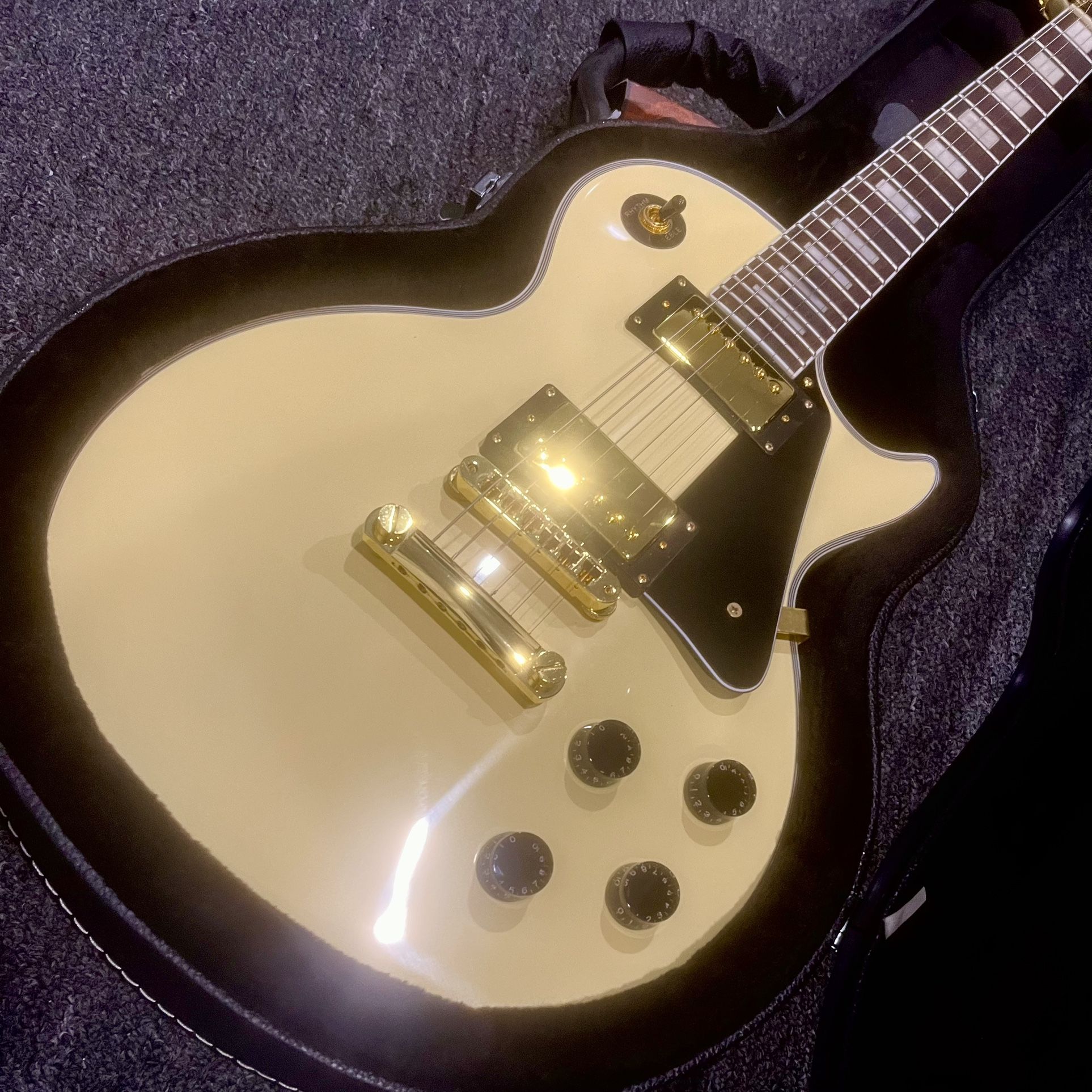 Gibson Les Paul Custom STYLE Guitar & Case!