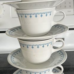 4 Vintage Corelle Corning Snowflake Blue Garland Cups & Saucers 