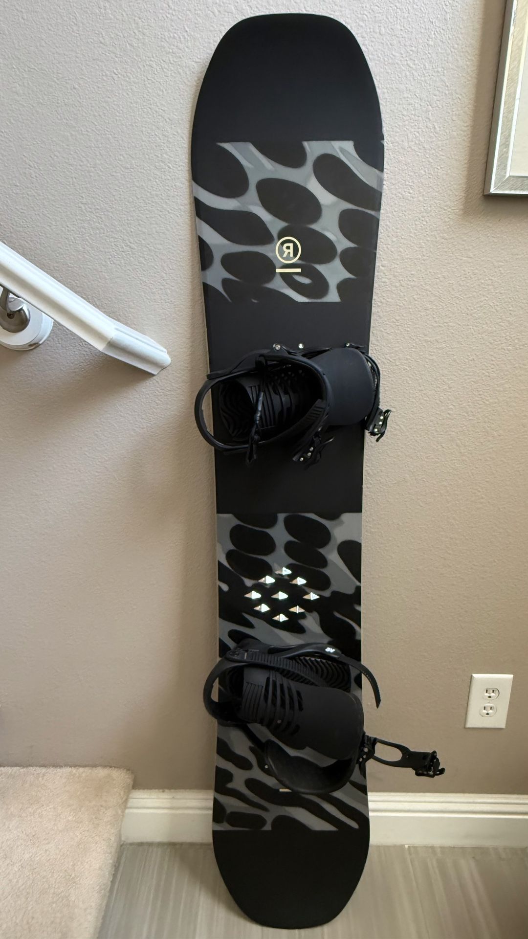 Ride Manic 2024 Snowboard 151cm Like New