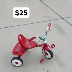 Radio Flyer Fold 2 Go Toddler Kids Tricycle, Folding Trike w/ Storage, Red