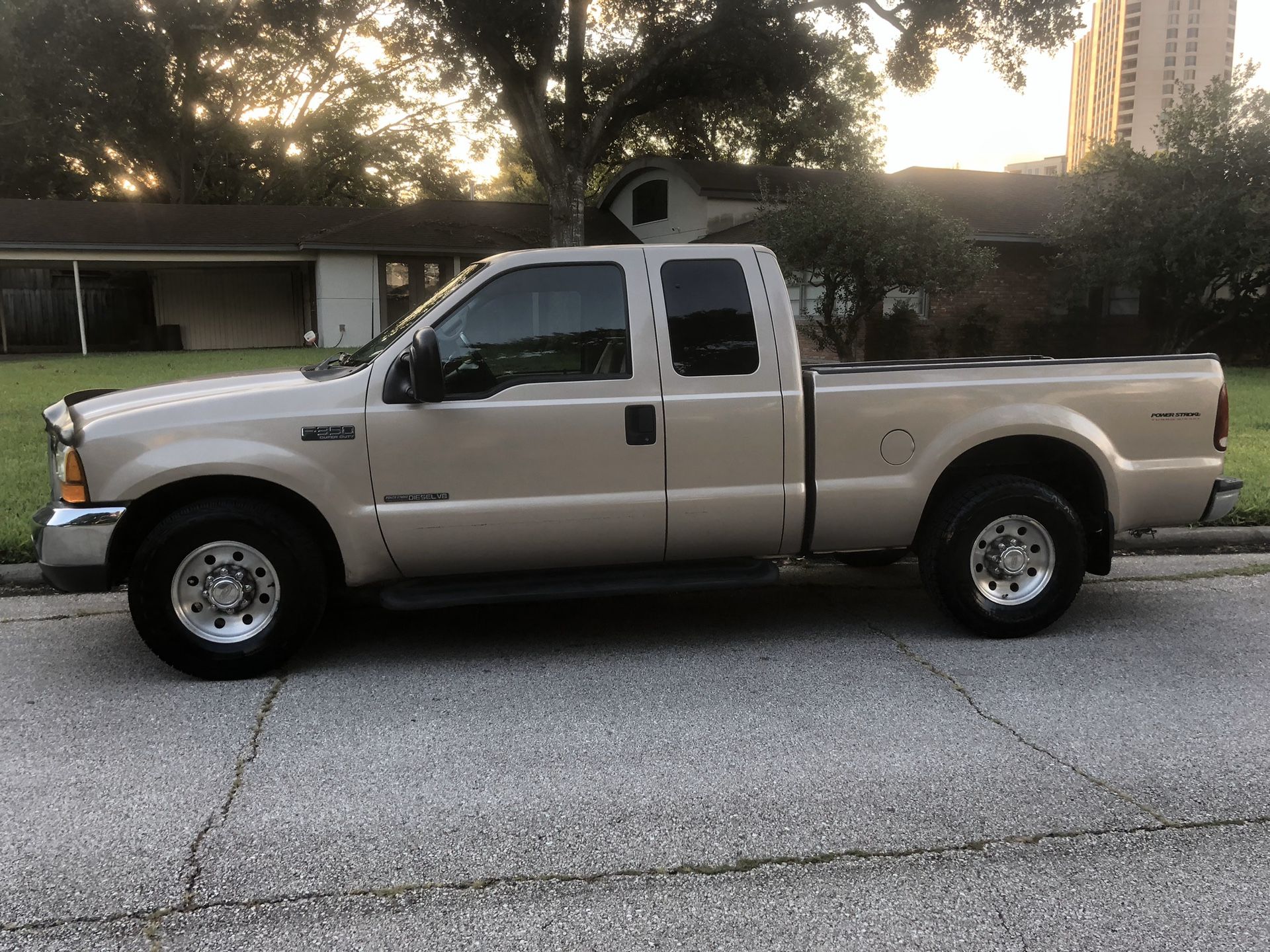 Ford F-350 truck Diesel f350