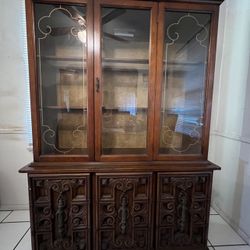 Antique China Cabinet Good condition 
