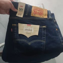 LEVIS 501 JEANS BRAND NEW (42x30)