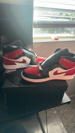 Air Jordan 1 mid se