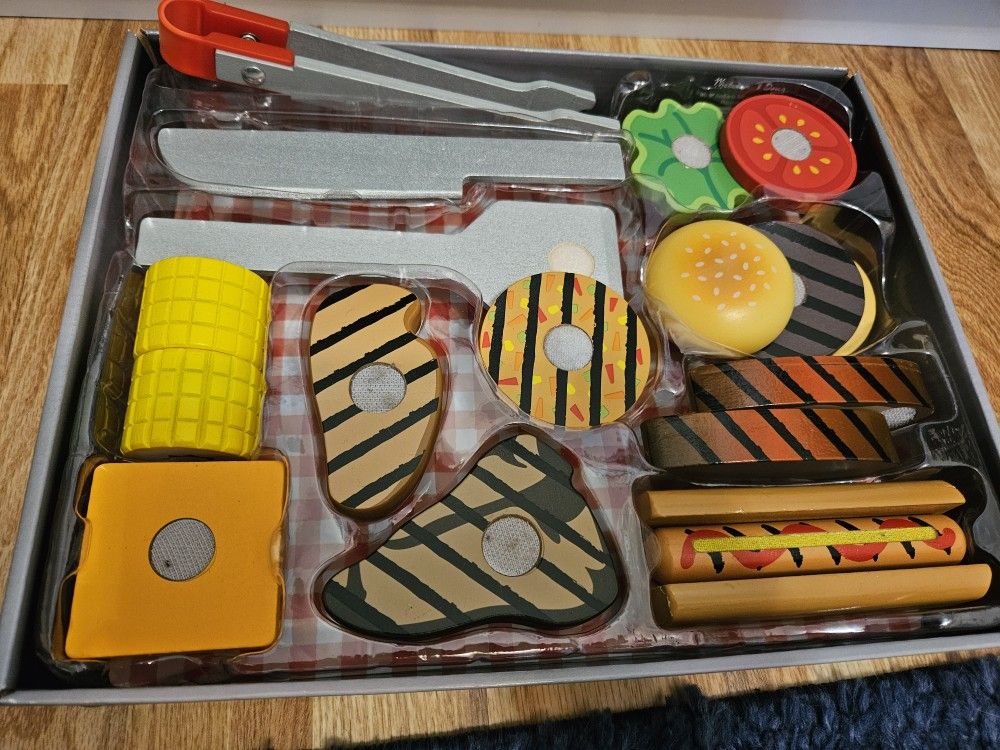 Melissa & Doug Grill & Serve BBQ Set
