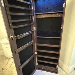 Mirror Jewelry Cabinet w lights