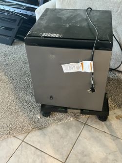 Mini fridge