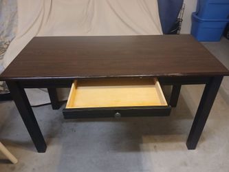Table  /  Desk