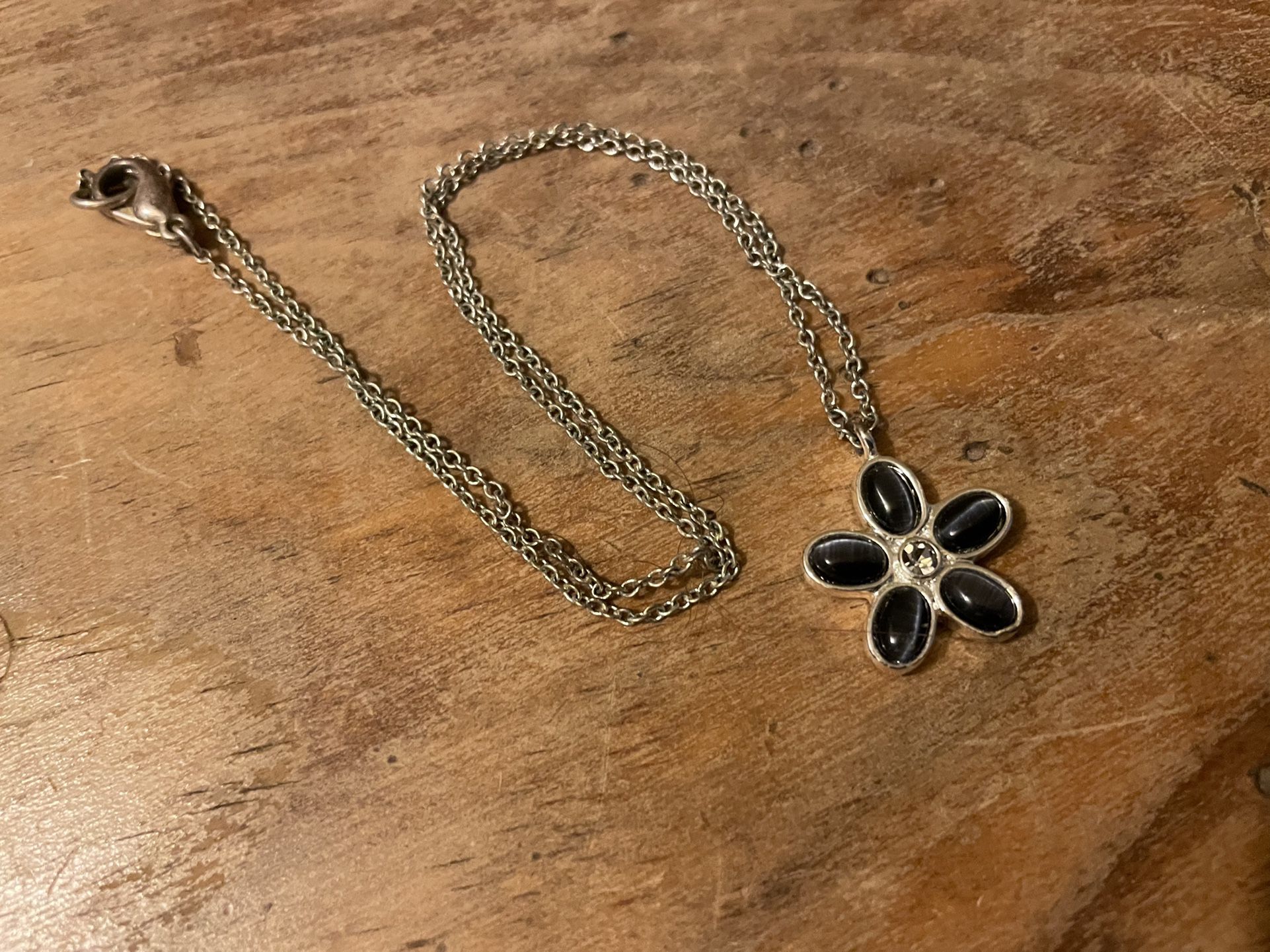 Flower Necklace-very nice see pictures
