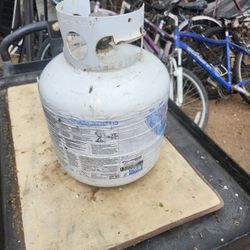 Propane Tank  VERY GOOD CONDITION 