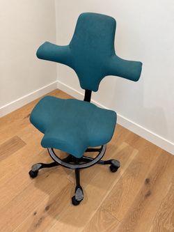 HÅG Capisco Ergonomic Chair – Teal – $50