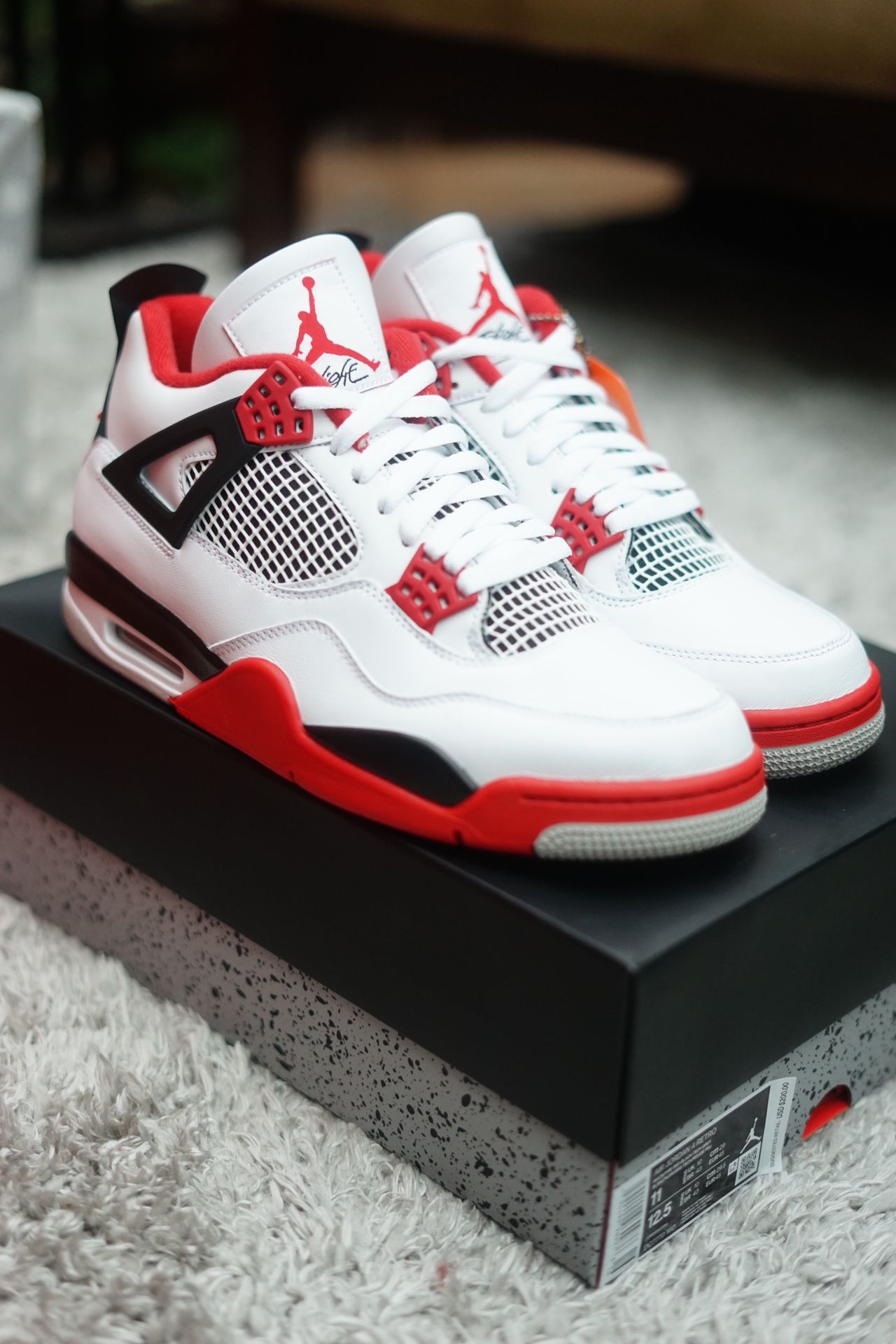 Nike Air Jordan 4 Fire Red