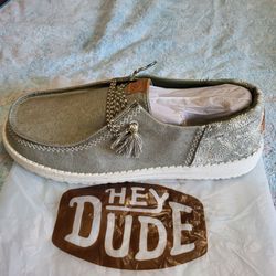 *NEW* Women’s Hey Dude Wendy Funk Embroidered Floral Shoes Women's Size 12 w/Bag