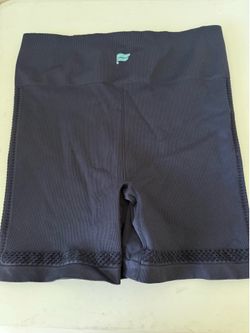 Fabletics bike shirts large