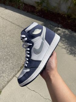 Jordan 1 Midnight Navy size 8.5