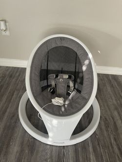 Munchkin Swing Chair/bluetooth