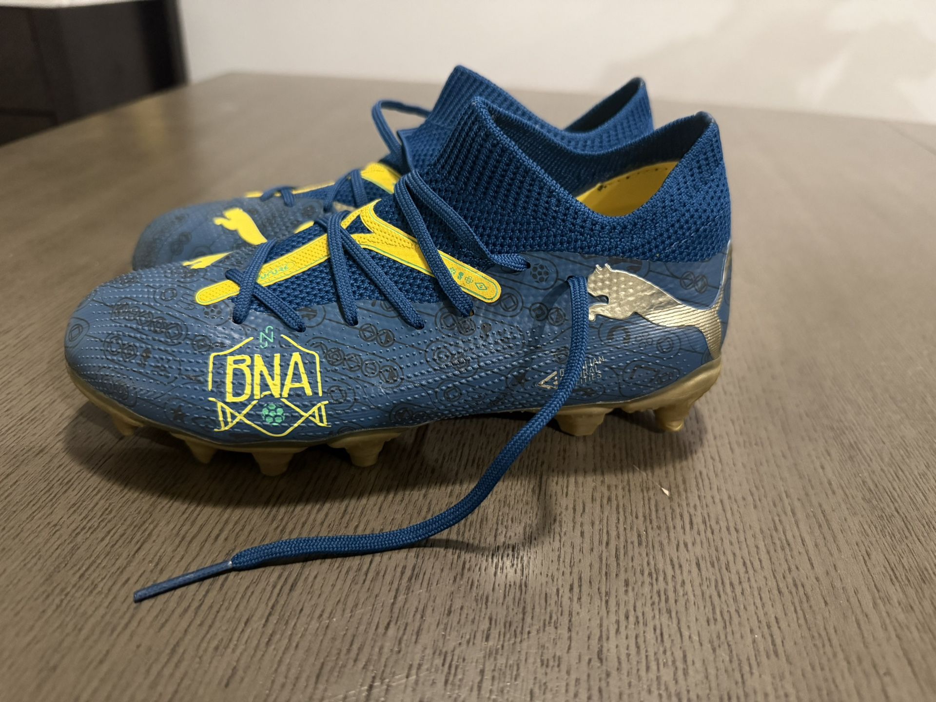 Puma Future 7 Match soccer cleats youth size 1 FG new