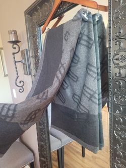 Lincoln Brand Fleece Throw Blanket