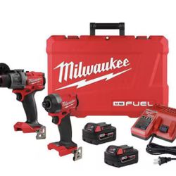 Milwaukee M18 FUEL 18V Lithium-Ion Brushless Cordless Hammer Drill and Impact Driver Combo Kit (2-Tool) with 2 Batteries