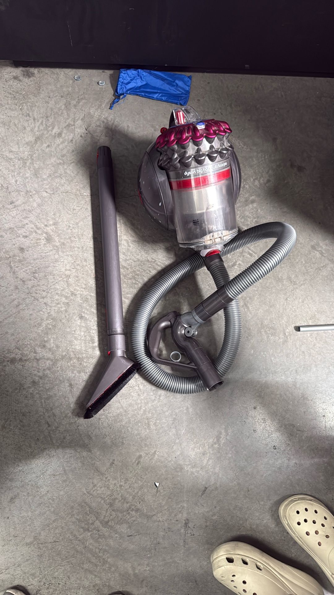Dyson big ball mile tie floor pro vacuum