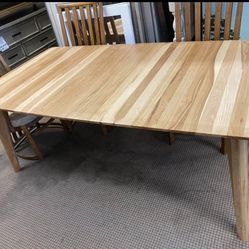 NICE SOLID OAK TABLE AND  6 CHAIRS