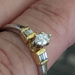 14K DIAMOND RING WHITE GOLD Sz 6