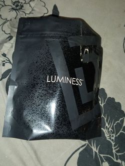Luminess. Makeup