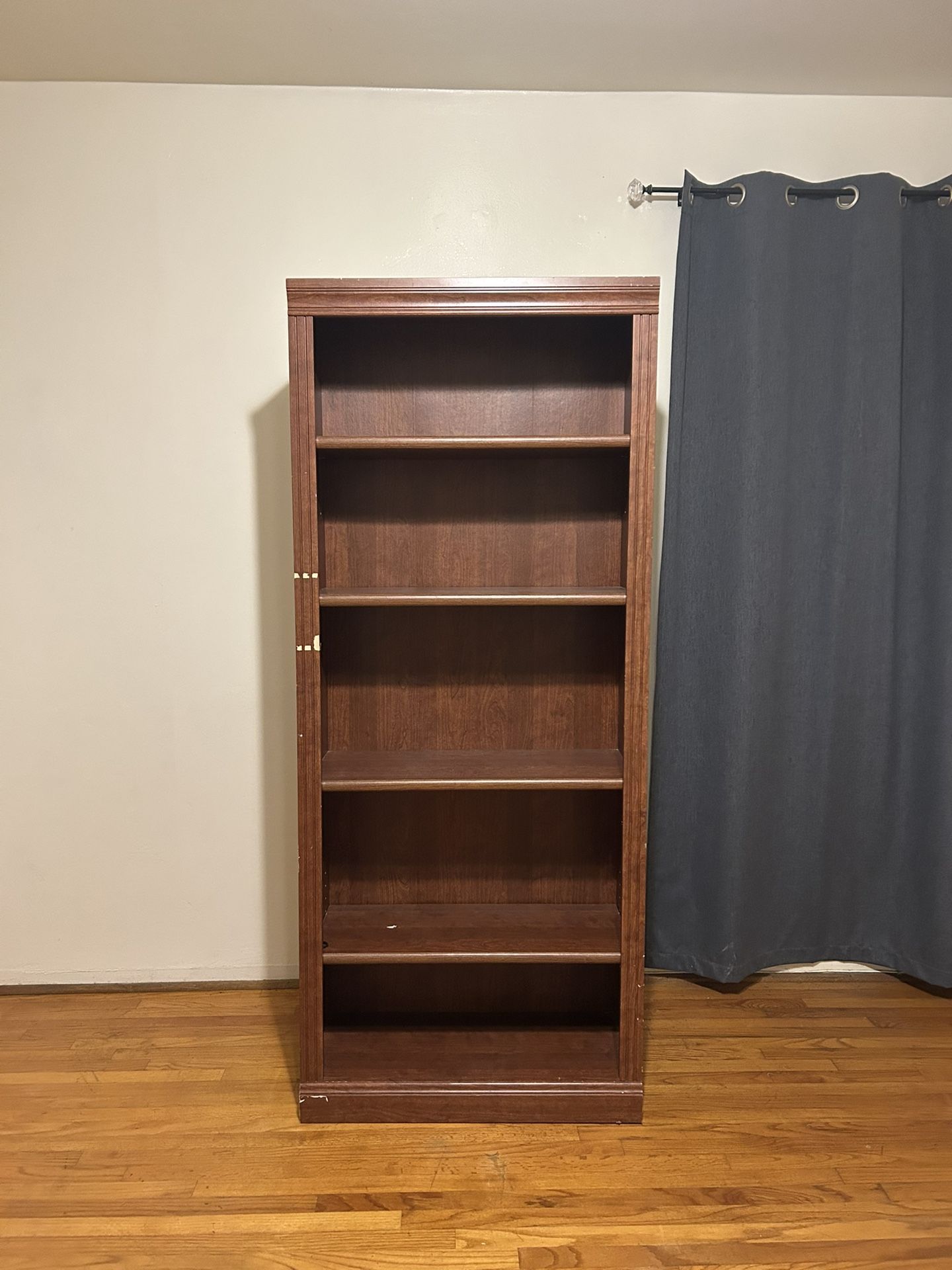 Bookshelf / Bookcase – 5 Shelves