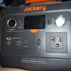 Jackery Explorer 300 Plus Battery Bank