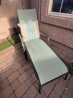 Outdoor Chaise Lounge For Patio With Pillow 