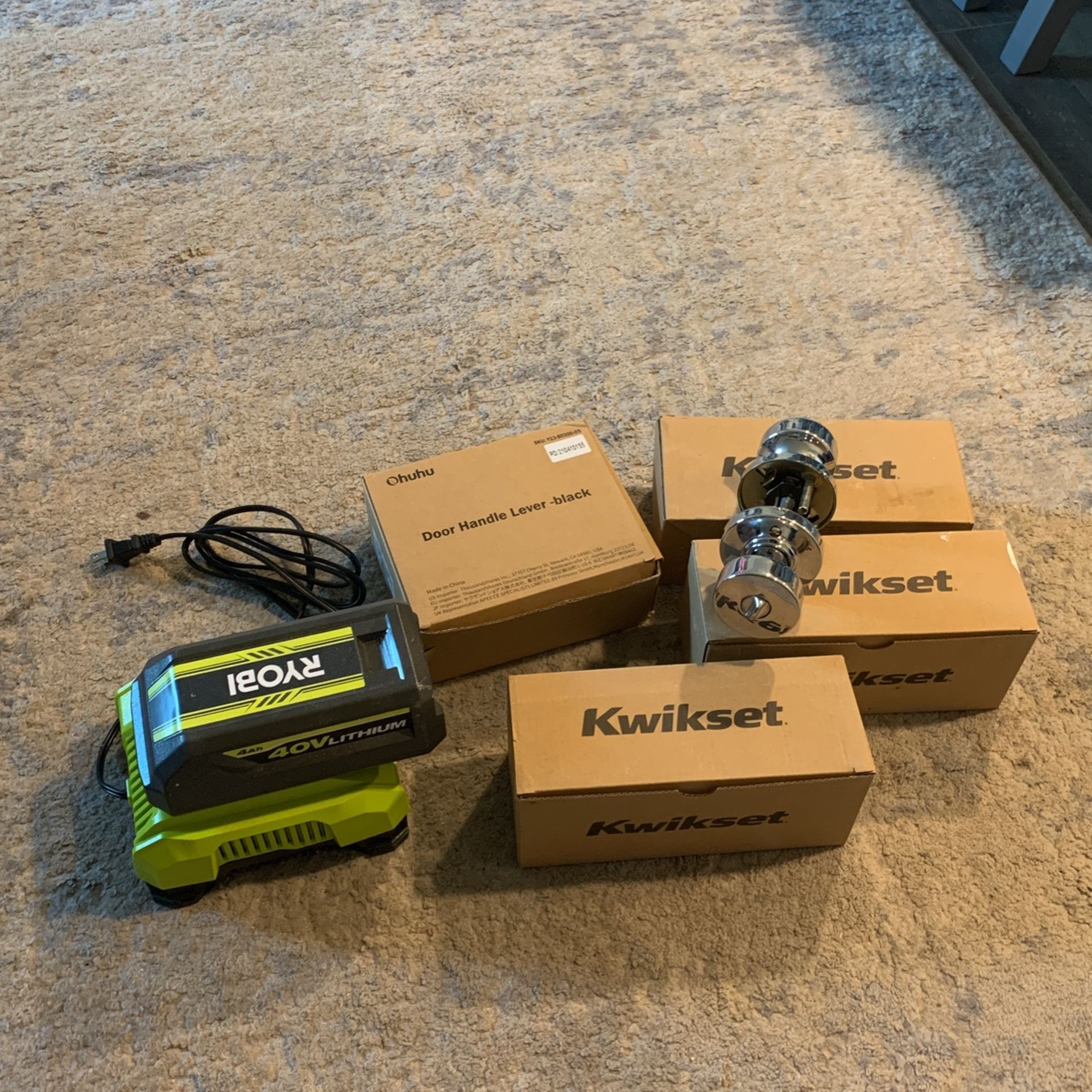Tanks, Knobs,Battery And Charger