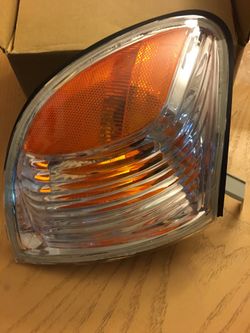 2004, 2005 Toyota Tundra corner light