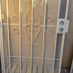 Security door36"×80"  Remplasaminto Solo Lo Que Miras 59av And Thomas Rd Phoenix 